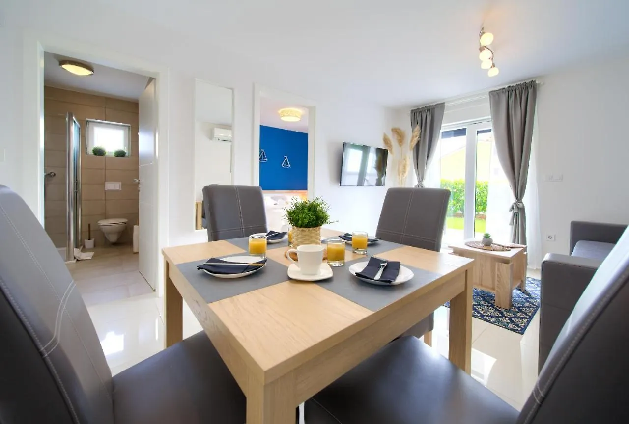 Dodo Apartments Vantacici 0*,  Croatia