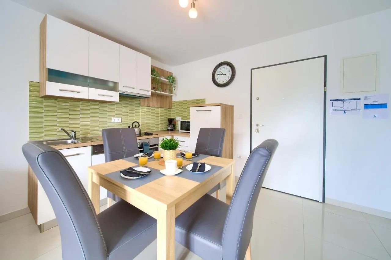 Dodo Apartments Vantacici