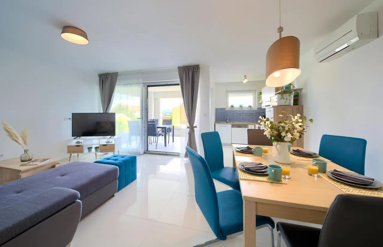 Dodo Apartments Vantacici